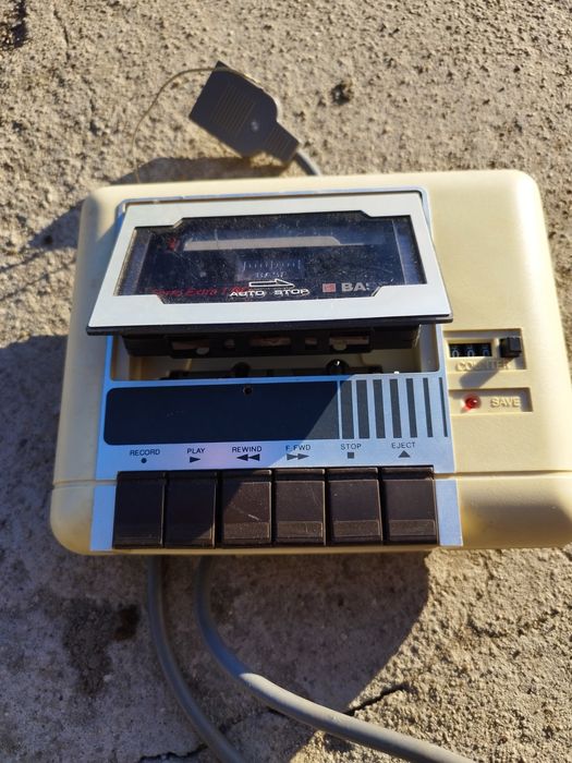 magnetofon  Datassette Commodore 128.