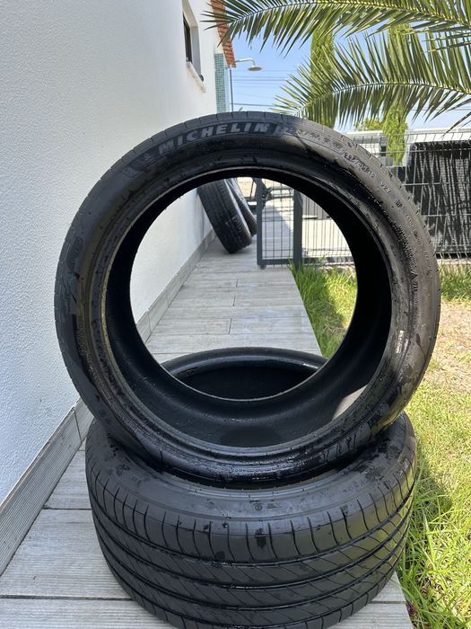 Jantes MAM de Liga Leve 18” com pneus 245/40 + 2 Pneus Michelin e-Primacy 225/40