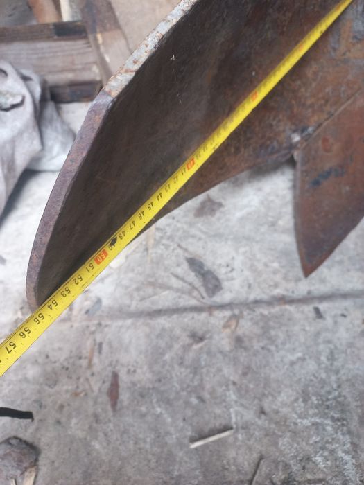 Плуг двокорпусний