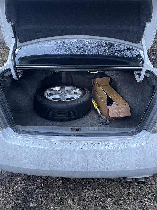 Автомобіль Nissan Altima 2005 рік 2.5s двигун газ/бензин з оформленням без проблем