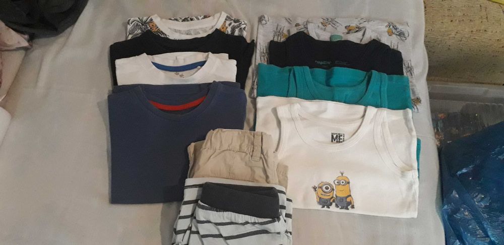 Zeataw ubrań dla chłopca w 98 do 104