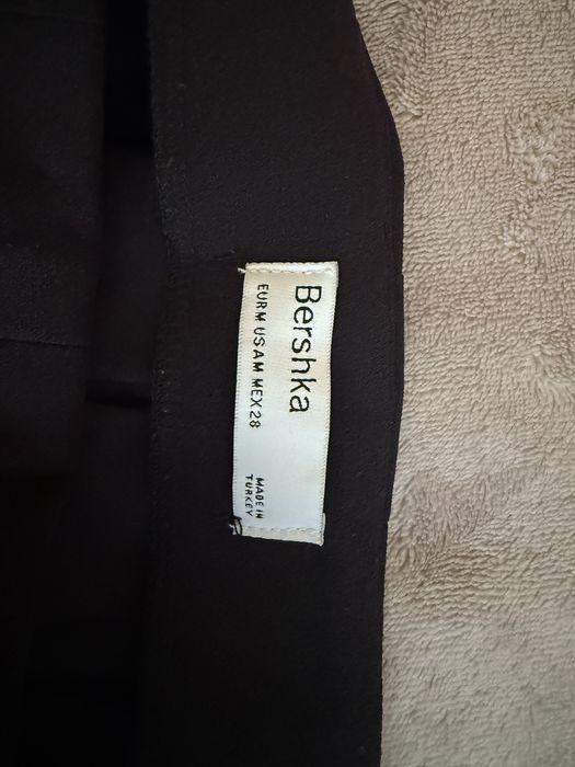 Чорна спідниця