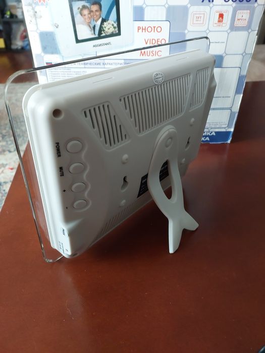 Цифровая фото рамка Assistant новая