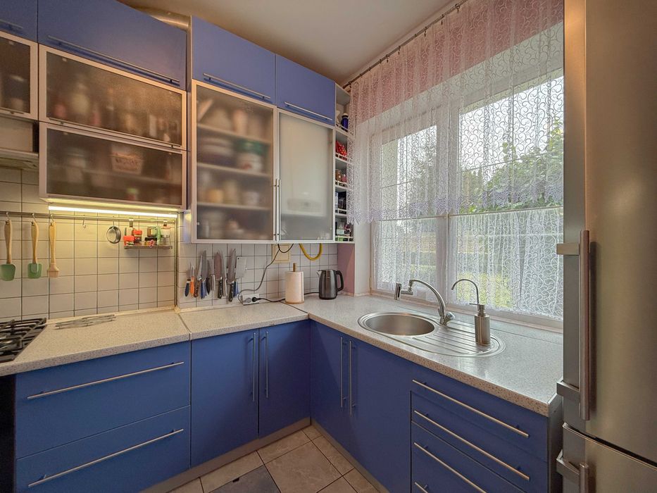 Продам приватний будинок з земельною ділянкою