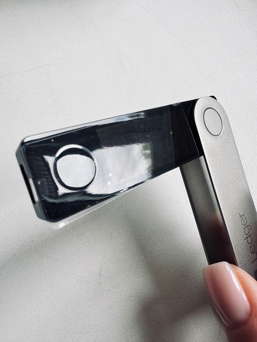 Крипто гаманець  Ledger Nano-X