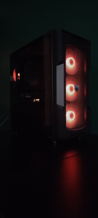 Komputer i7-13700kf, 32 GB ram, SSD 2tb m2, RTX 3060 ti.