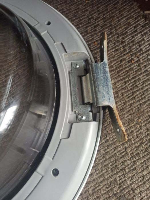 Дверь стиральной машины Indesit