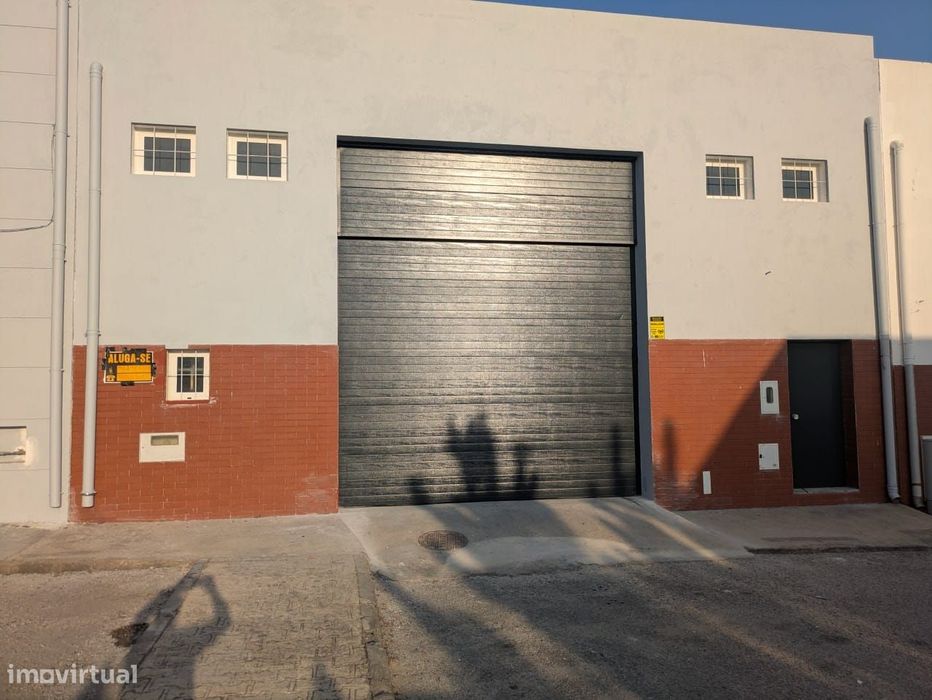 Armazém com Localização Premium