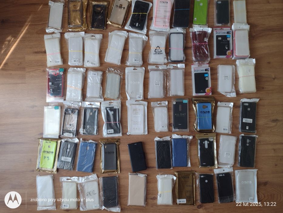Sprzedam etui do telefonów