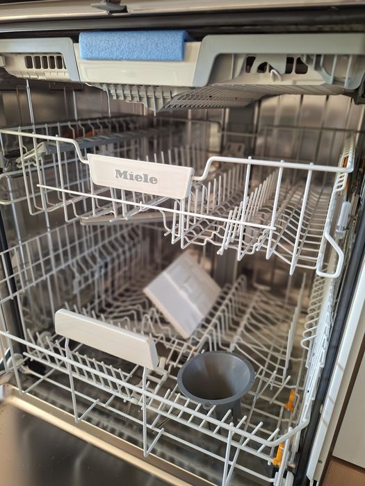 Máquina lavar loiça Miele, NOVA