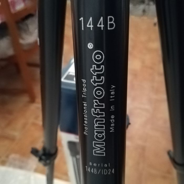 Manfrotto 144B Tripod, New64309879242753123
