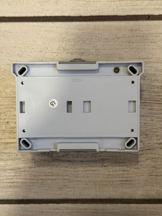 Продам нову розетку з вимикачем від виробника TRACON ELECTRIC, модель TR-PH03.