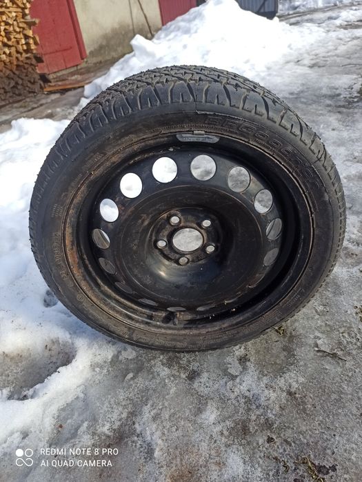 Продам запаску розмір 205/40/16