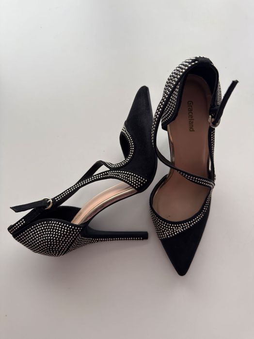 Buty na obcasie