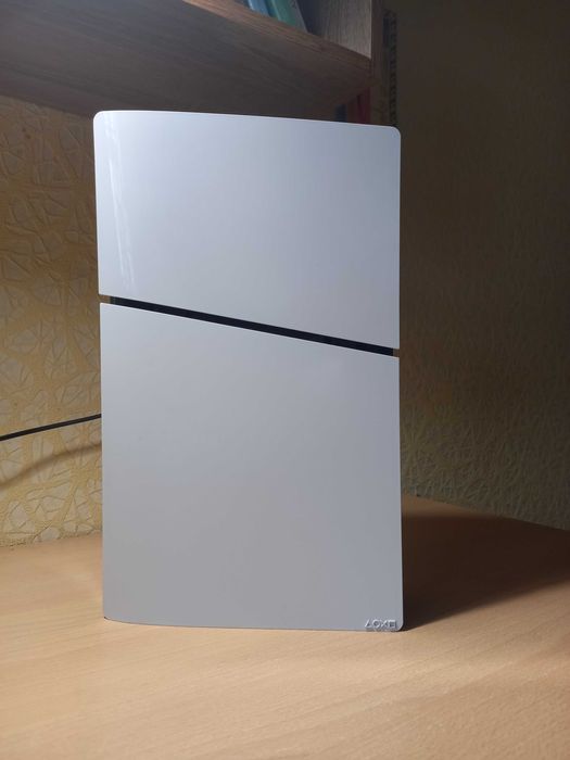 Продам Playstation 5 на гарантии память 1 тер без дисковода
