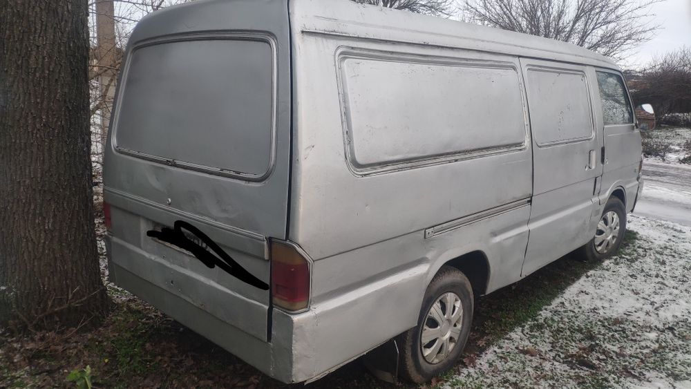 Продам фургон Mazda E2200