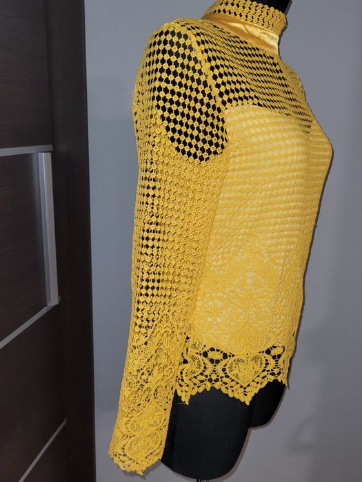 Żółta azurowa bluzka rozm.38. Długość 60 cm, klatka 50 cm, rękaw 62