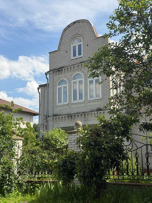 Продаж будинка з ремонтом!Село Гора, центр, ділянка -15 соток