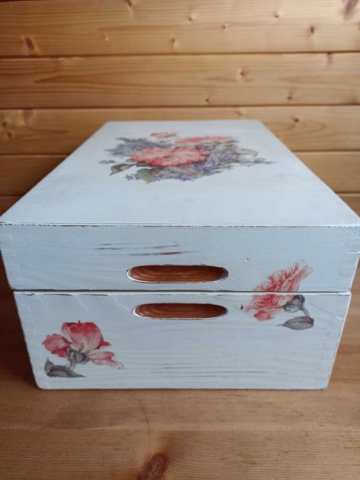 Duża, stara, drewniana skrzynia, kufer, pudełko, decoupage