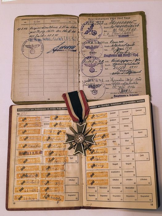 Militaria Wehrmacht documentos Soldbuch e DAF