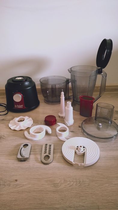 Robot kuchenny Russell Hobbs z akcesoriami