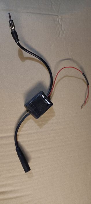 Samochodowy wzmacniacz antenowy 16 dB