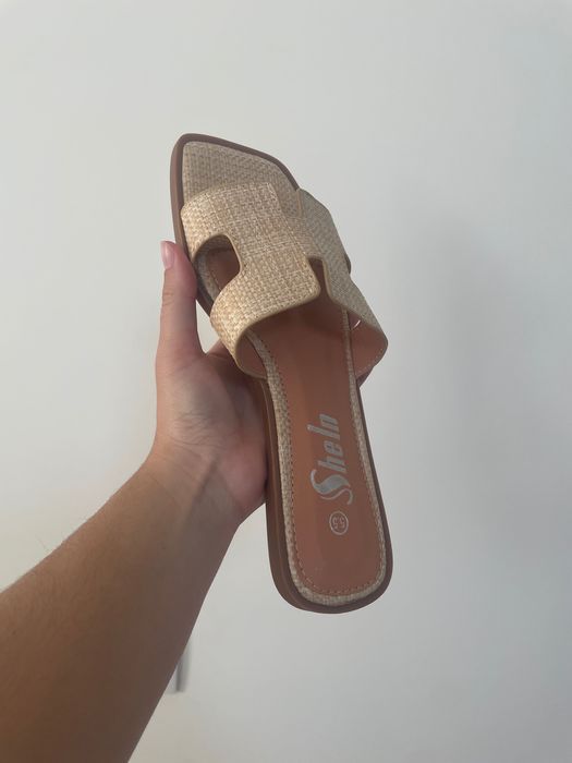 Sandálias femininas versáteis e elegantes