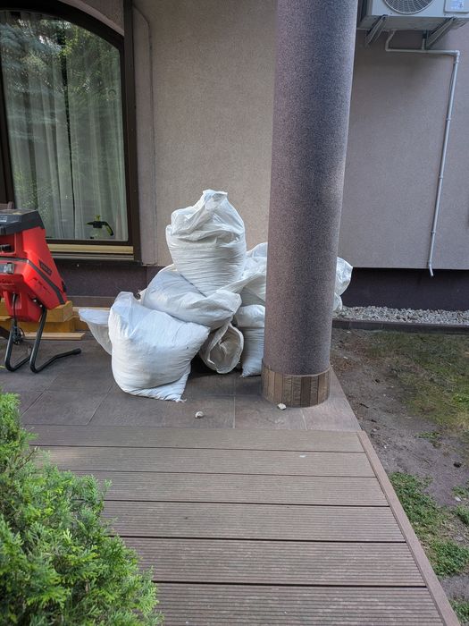 Oddam ziemię ogrodową w workach