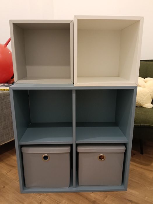 Móvel IKEA com Caixas