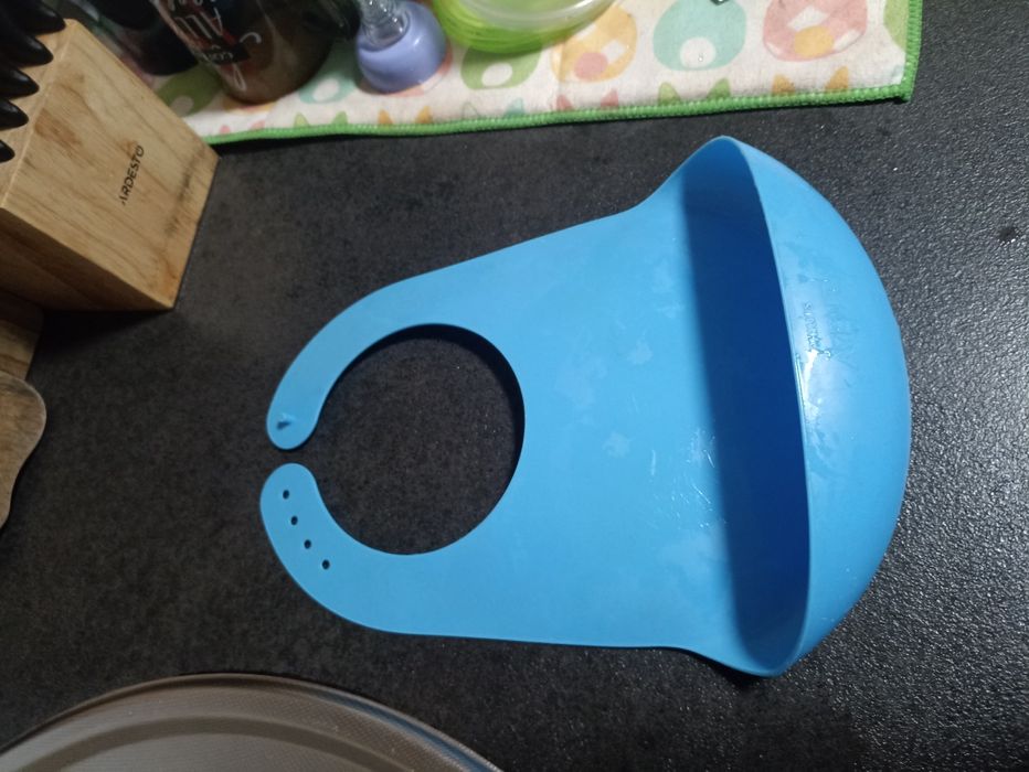 Продам слюнявчик авент