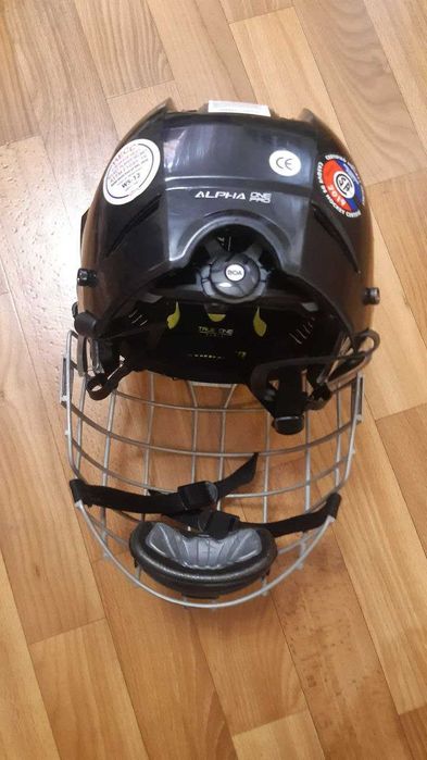 Професійний хоккейний шолом Warrior Alpha One Pro, р. S (52 - 56 см)бу