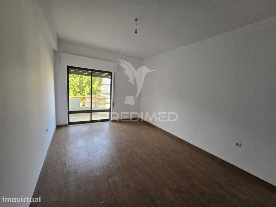 Excelente Apartamento T3 com Varanda e Marquises em Torres Novas