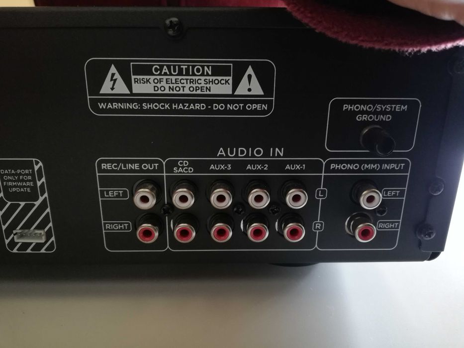 Amplificador Aiwa AMU 120BT semi-novo com garantia - OPORTUNIDADE