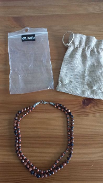 Colar de senhora,  Pedra Dura