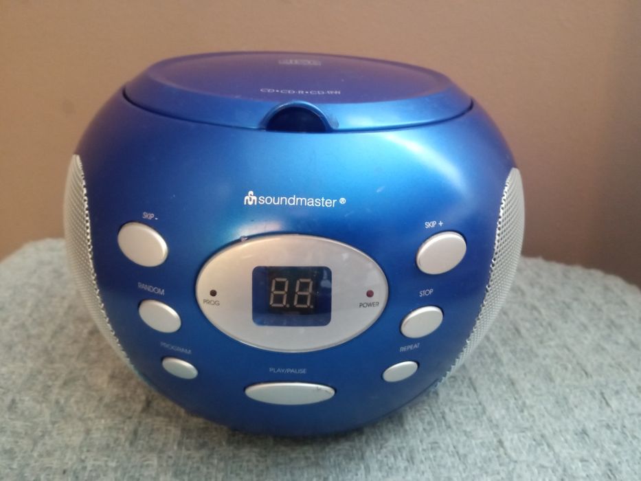 Radio   CD  Kaseta AUX.