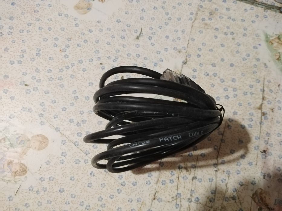 Vendem se fichas e cabos vários