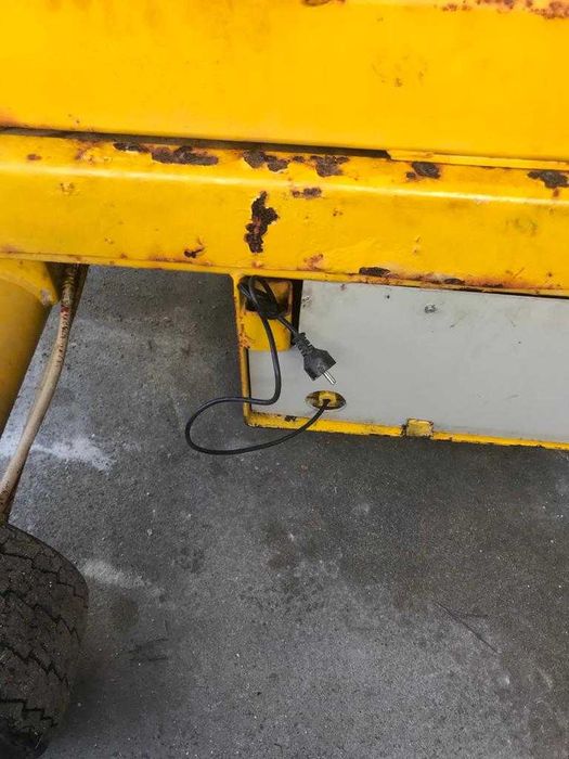 Plataforma Elevatória amarela 8m