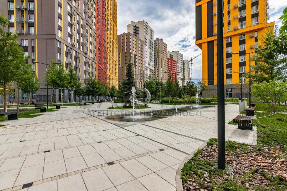 Продаж квартири, ЖК Світло Парк, Наддніпрянське шосе, Голосіїво