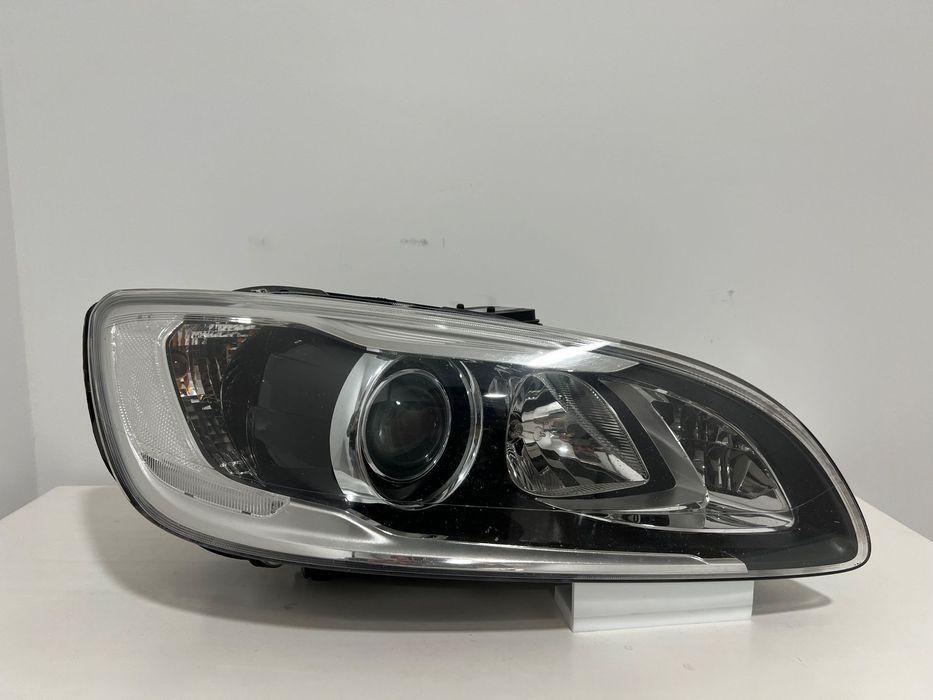 Farol Otica Original Volvo S60 V60 Lado Direito