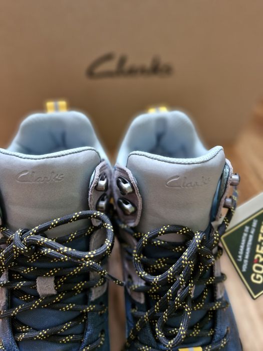 Ботинки кросівки взуття Clarks
