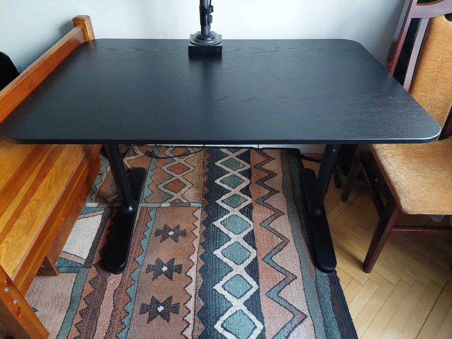 Biurko Ikea Bekant czarne 120x80 z regulacją wysokości blatu