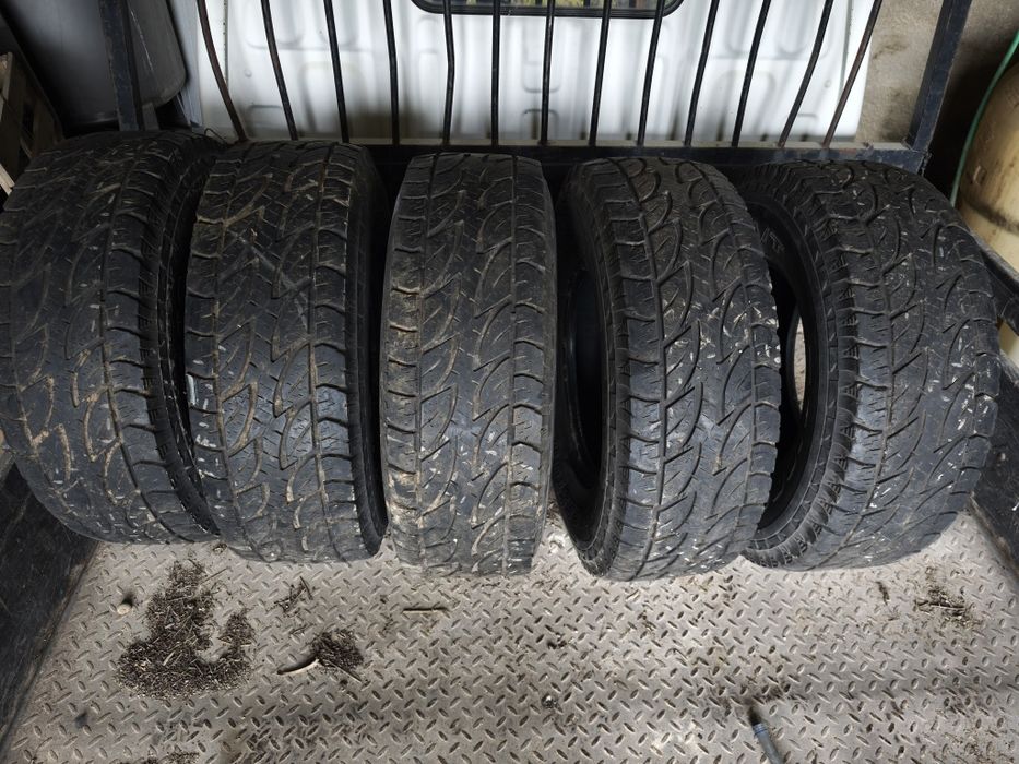 Pneus Bridgestone dueler AT 31 10,5 R15