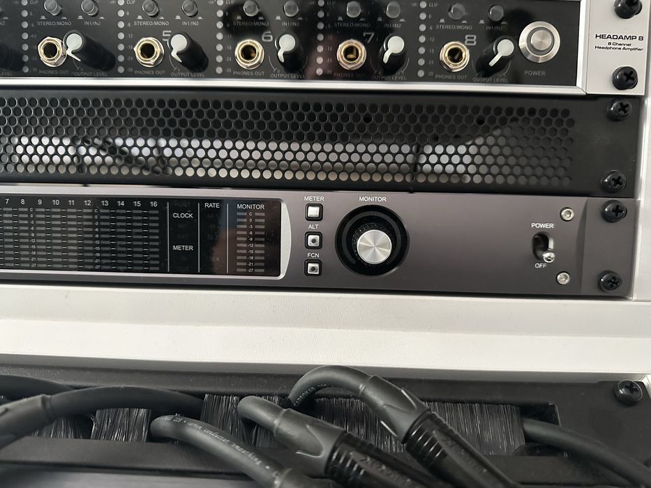 Interface de áudio Universal Audio x16