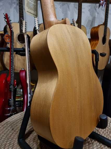 Laila UFG-2311-A Palms ukulele koncertowe +pokrowiec