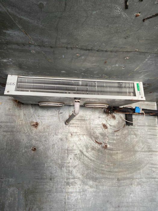 продается морозильная камера с б/у будкой, можно  камеру отдельно