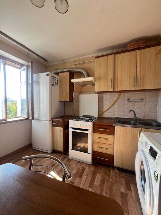 Продаж 1-кім. квартири в Центрі (вул. Героїв Поліції )