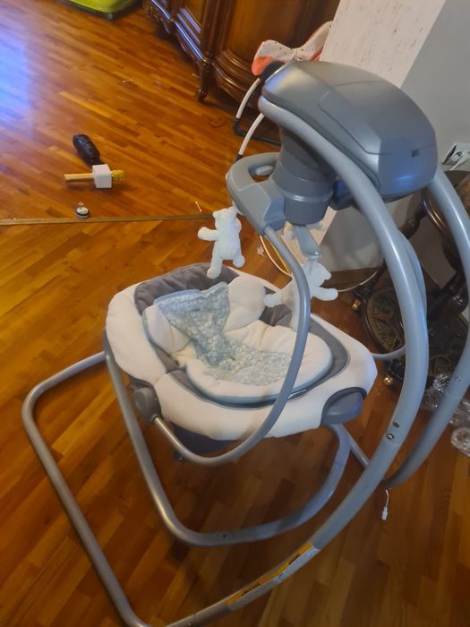 Заколисуючий центр Graco