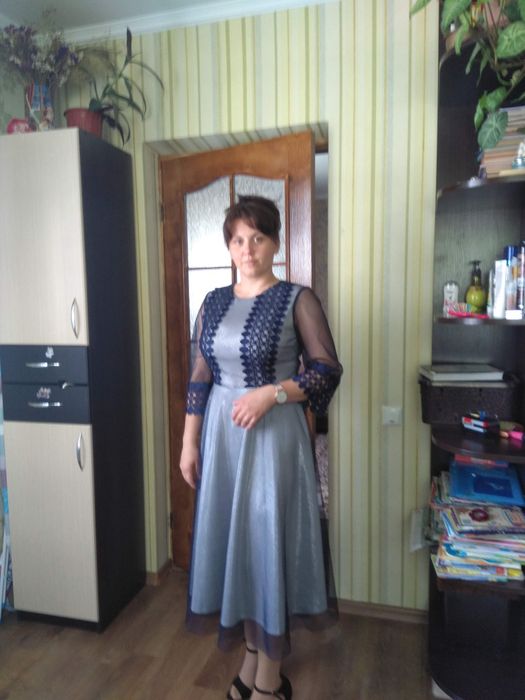 Продам дуже красиве , легке плаття