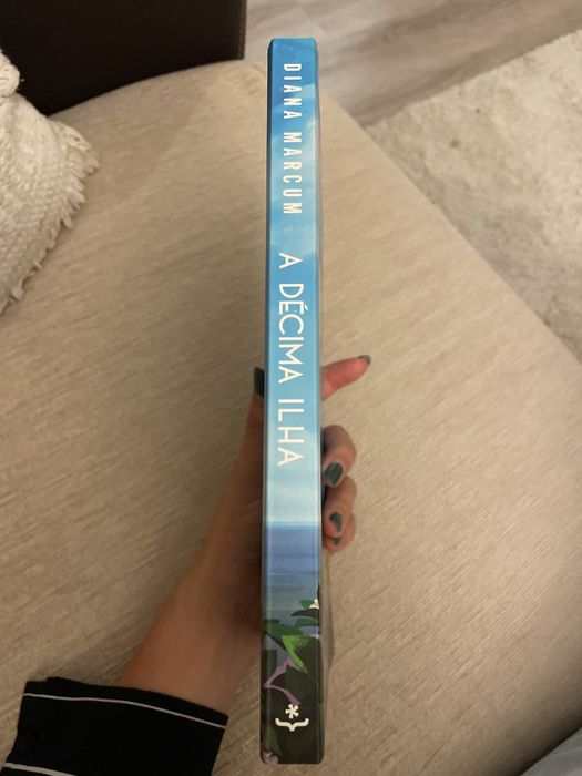 Livro “a décima ilha”, de Diana Marcum