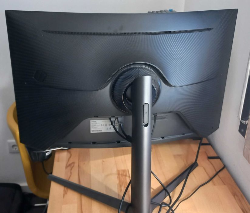 Monitor Gaming Samsung Odyssey G7 32" QHD 240Hz (Como Novo)
